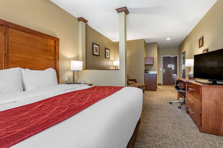 Comfort Inn & Suites Near Mt. Rushmore