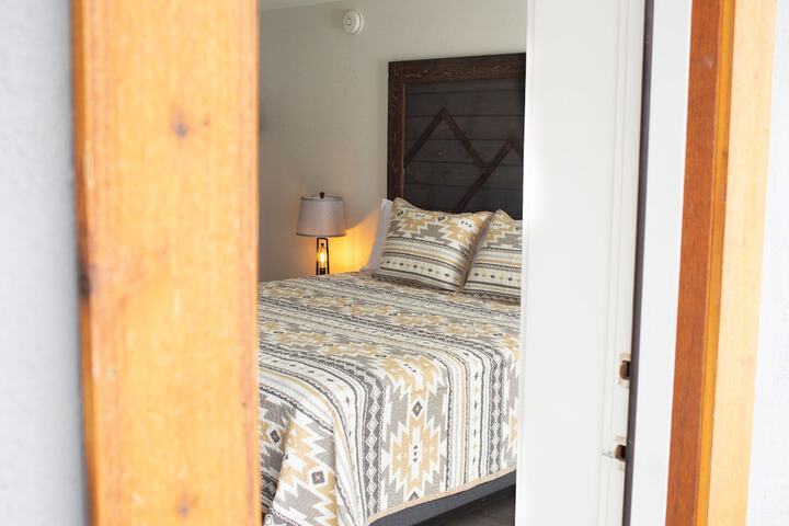 Room 4 of 12