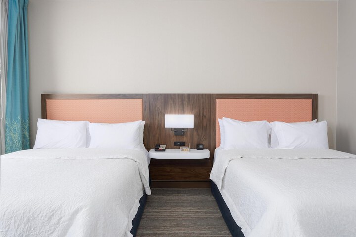 Hampton Inn & Suites Orange Beach / Gulf Front