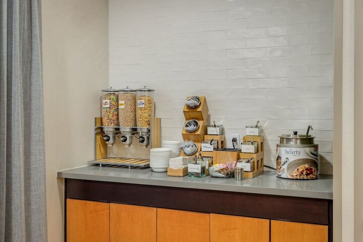 Breakfast/Coffee Service 63 of 68