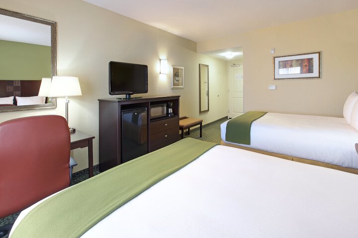 Holiday Inn Express & Suites Covington by IHG