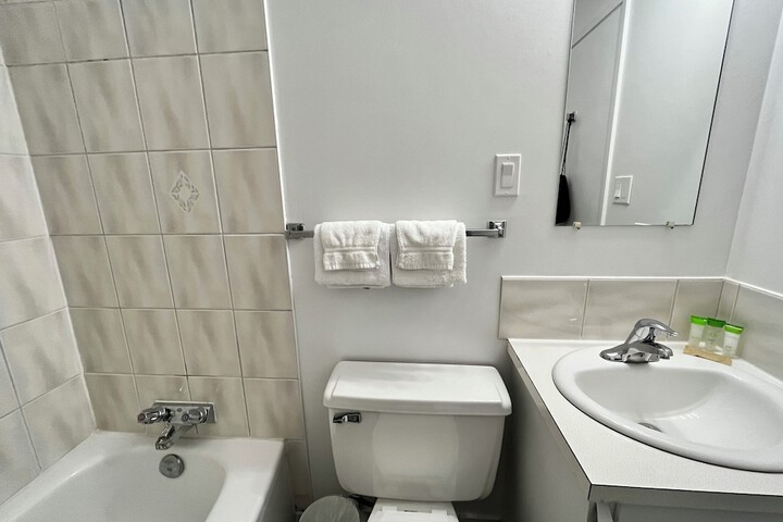 Room 26 of 38