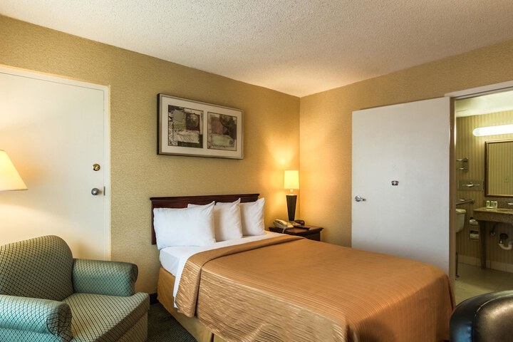 Room 27 of 48