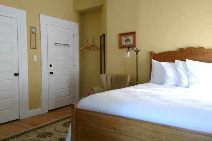 Room 18 of 48