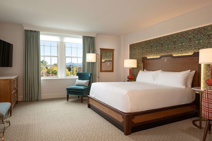 Hotel Roanoke & Conference Center Curio Collection by Hilton