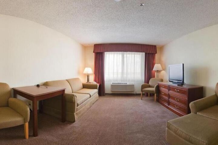 Baymont Inn & Suites by Wyndham