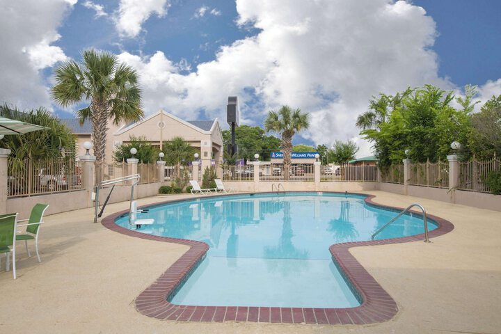 Pool 8 of 40