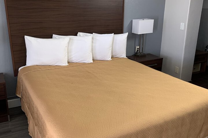 Room 19 of 33