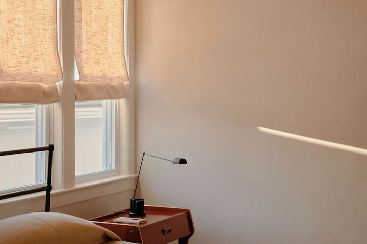 Room 17 of 28