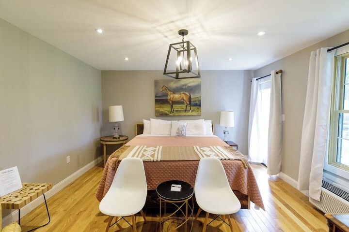 Room 27 of 80