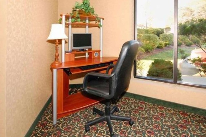 Quality Inn & Suites Tarboro - Kingsboro