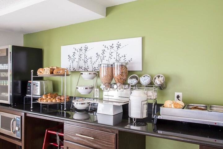 Breakfast/Coffee Service 29 of 30