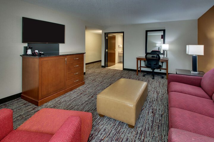 Room 25 of 62