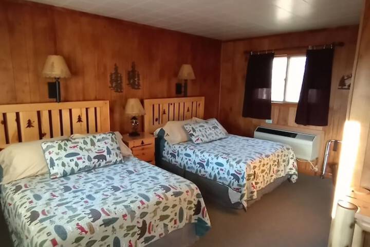 Sunshine Motel and Cabins