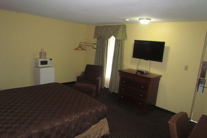 Room 14 of 37