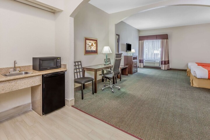 Room 37 of 60