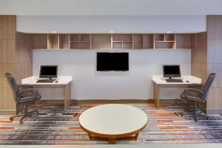 Business Center 25 of 26