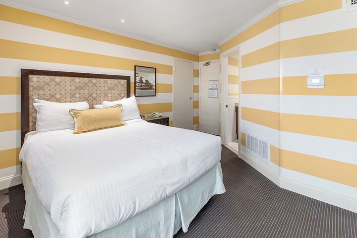 Room 48 of 70