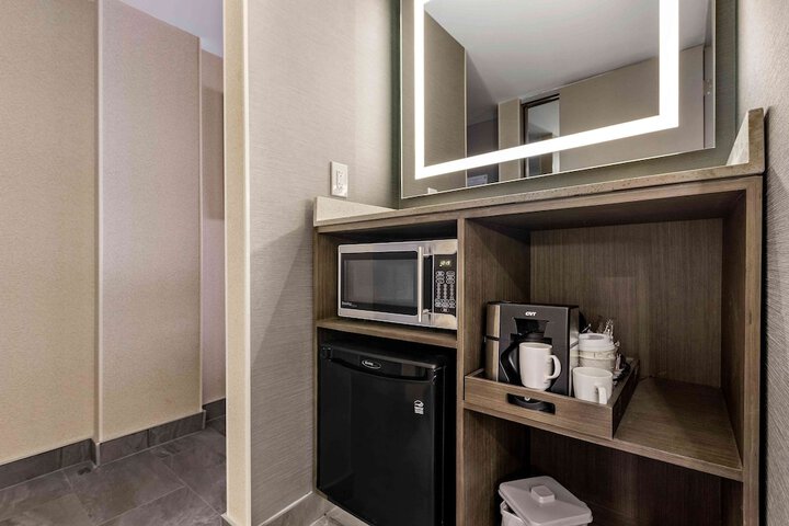 Room 11 of 60