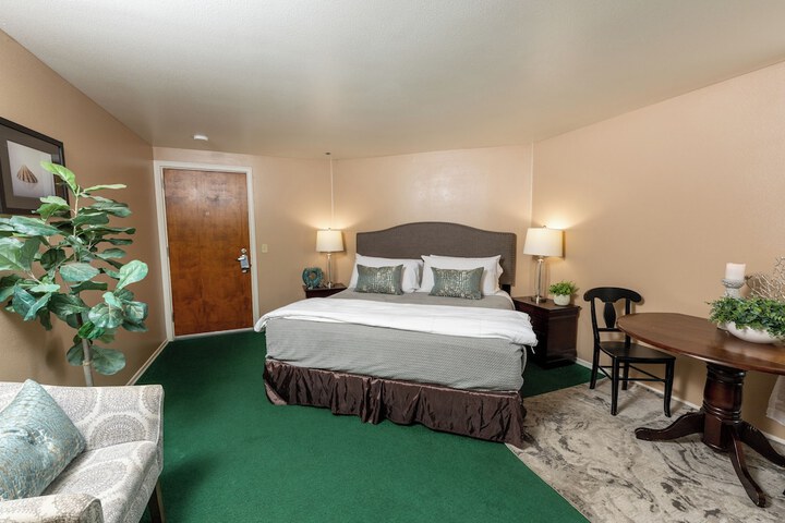 Room 22 of 176