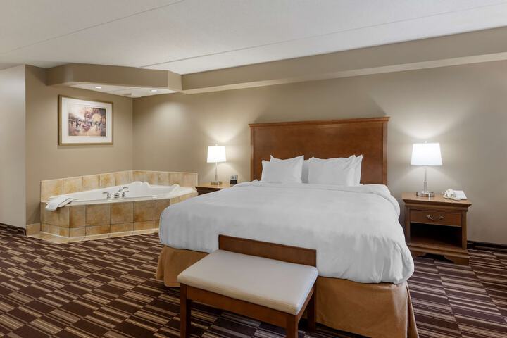 Room 5 of 28