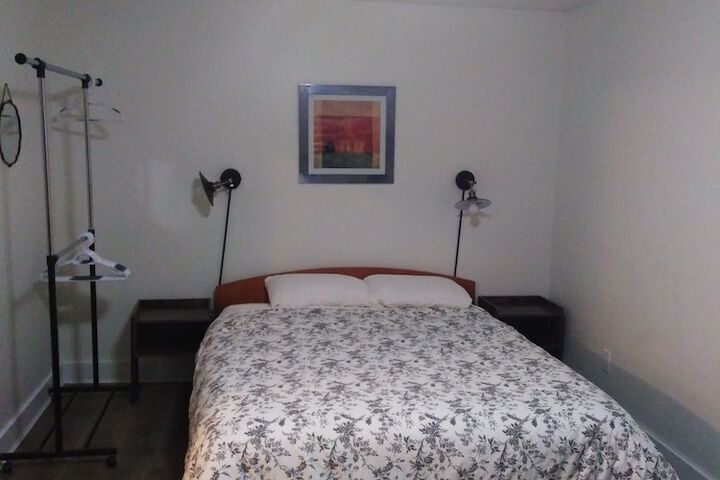 Black Rooster Guesthouse