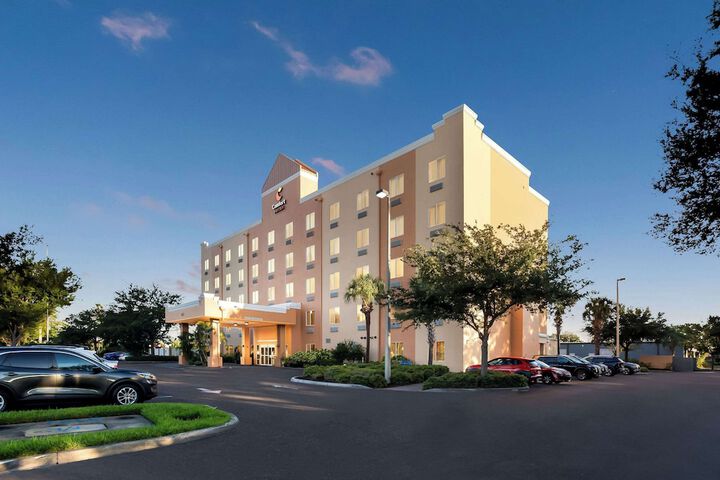 Comfort Suites Tampa Airport North