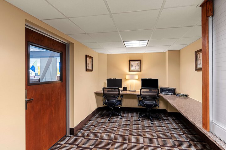 Business Center 40 of 40