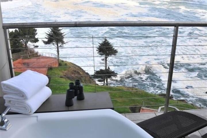 Whale Cove Inn