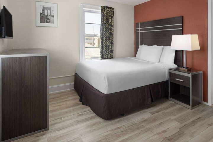 Room 21 of 50