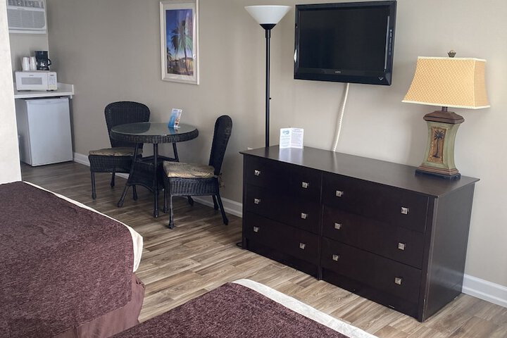 Room 15 of 16