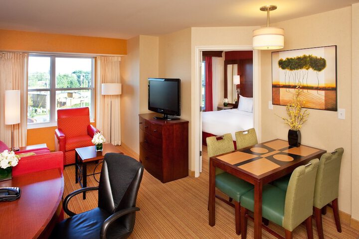 Room 10 of 30
