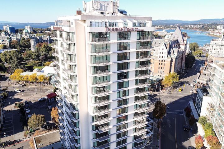 DoubleTree by Hilton Hotel & Suites Victoria
