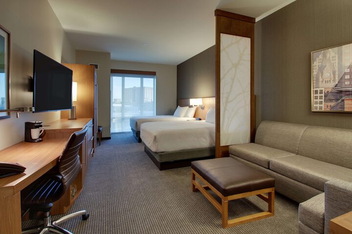 Room 51 of 113