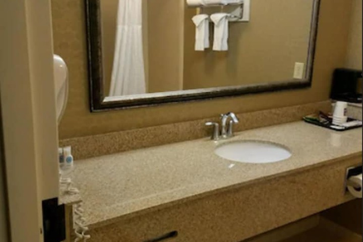 Room 15 of 23