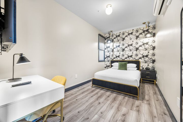 Room 18 of 51