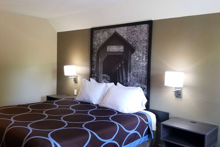 Room 8 of 27
