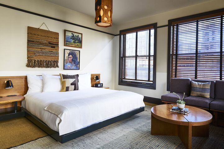 Room 40 of 89