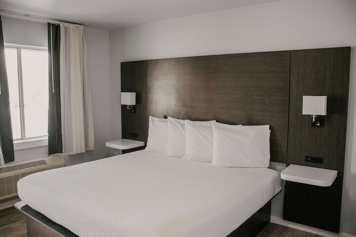 Room 7 of 19