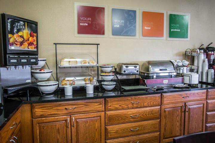 Breakfast/Coffee Service 33 of 36