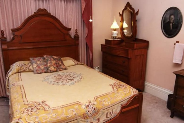 Room 34 of 61
