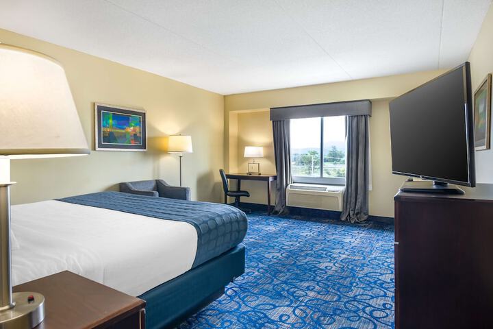 Room 32 of 50