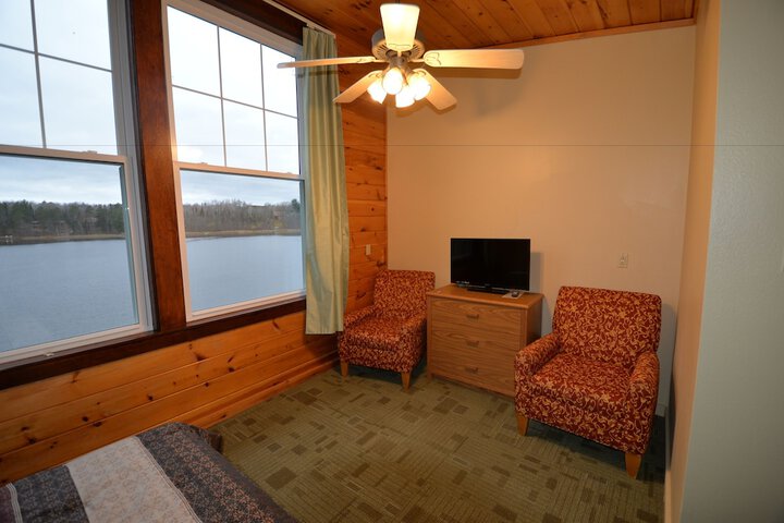 Hanging Horn Lakeside Resort
