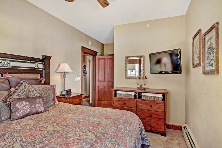 Room 8 of 25