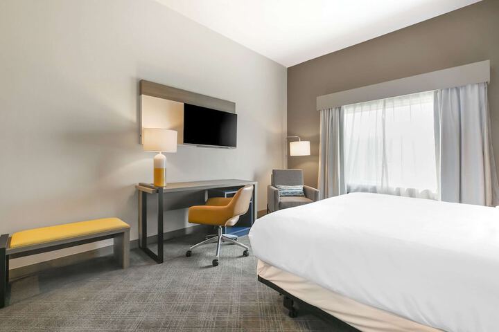 Room 16 of 30