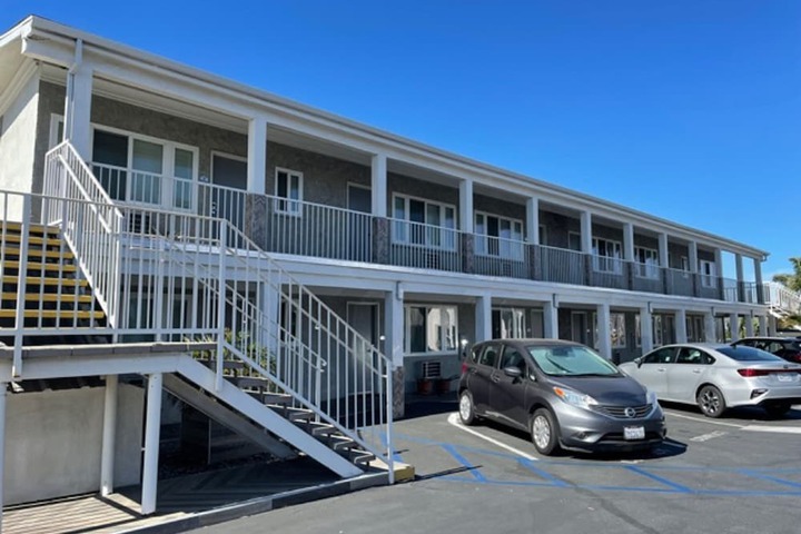 Hi View Inn & Suites