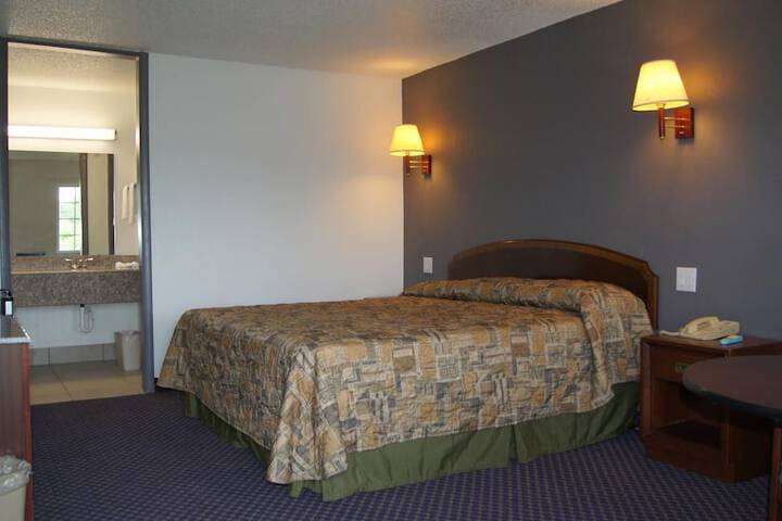 Room 13 of 20