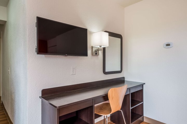 Room 32 of 45