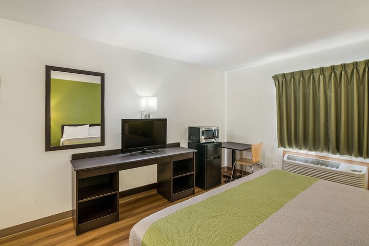 Room 16 of 34