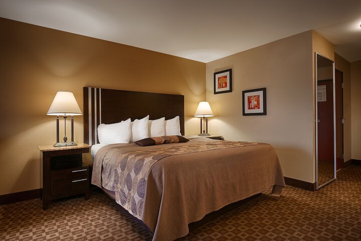 Room 30 of 53
